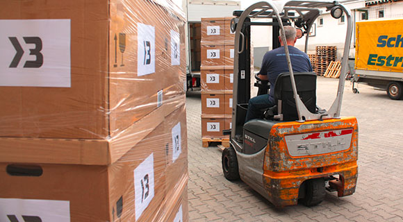 Wir bieten Ihnen Lagerfl&auml;che und individuelle Service-Pakete